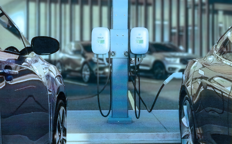 Prețurile mașinilor electrice au scăzut cu 18% în ultimii 5 ani deși bateriile s-au ieftinit cu 35%. „Este potențial de reduceri suplimentare”