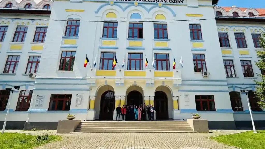 Școli din Alba Iulia, dotate cu noi centrale termice: Primăria a făcut achiziția pentru încălzirea a trei unități de învățământ