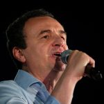 VIDEO Premier atacat cu ouă. Aruncate de o parlamentară din opoziție, în Parlamentul din Kosovo.