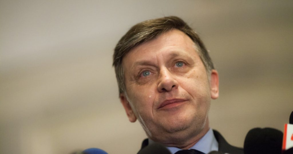 Crin Antonescu: „Bolojan nu se cramponează de funcție. Va pleca atunci când va fi învestit un guvern”. Pe cine vede drept premier