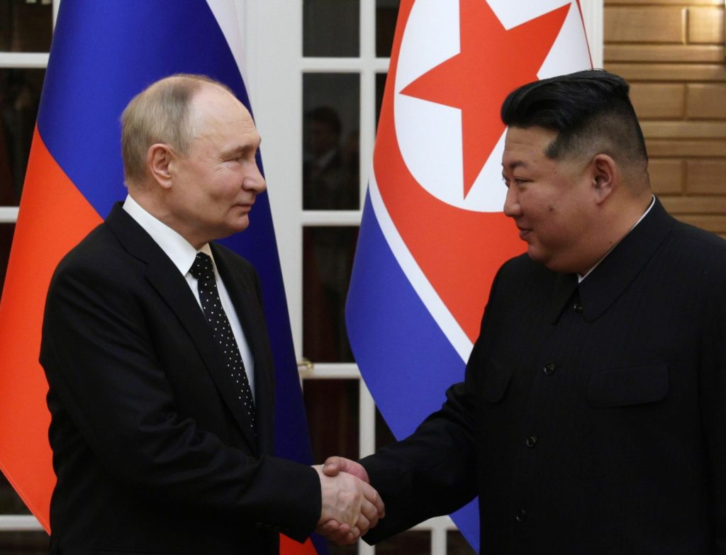Kim Jong Un i-a „închiriat” lui Putin soldați cu 2.000 de dolari pe lună. Coreea de Nord face miliarde din războiul Rusiei