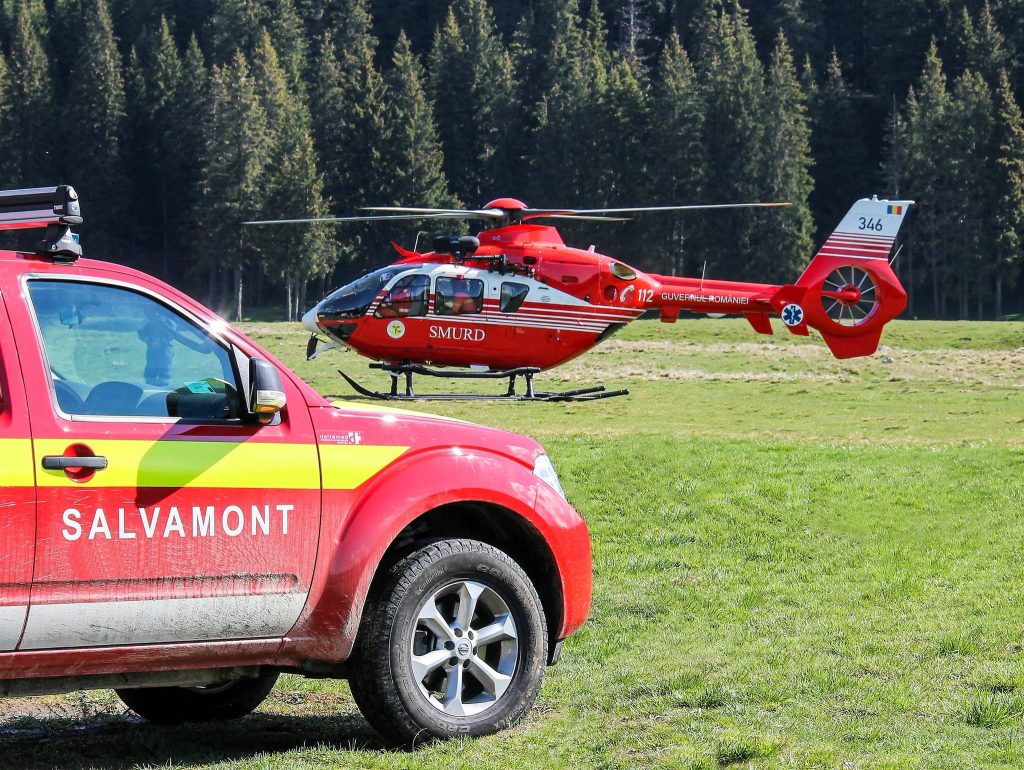 35 de persoane salvate de pe munte în ultimele 24 de ore / Trei au fost transportate la spital