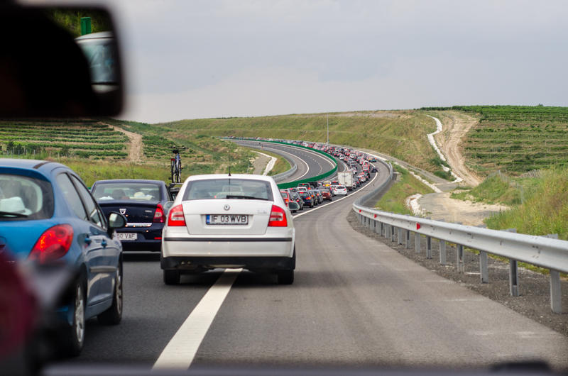 Aglomerație pe drumurile dinspre mare și de pe Valea Prahovei, duminică după-amiază