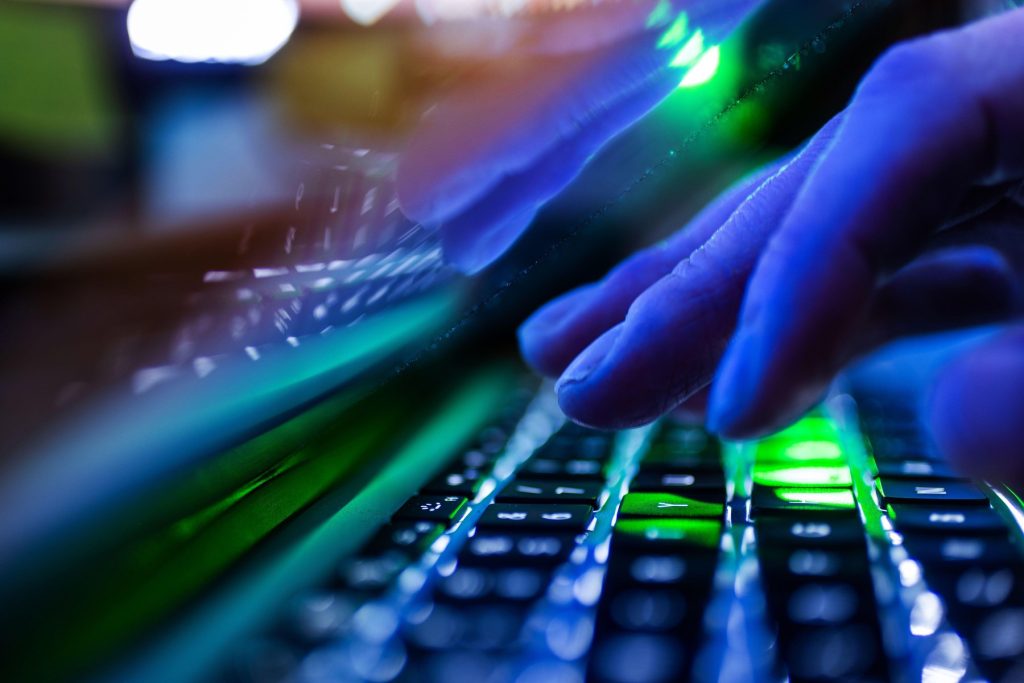 Coreea de Nord își extinde utilizarea AI pentru atacuri cibernetice / Hackerii Kimsuky automatizează operațiunile