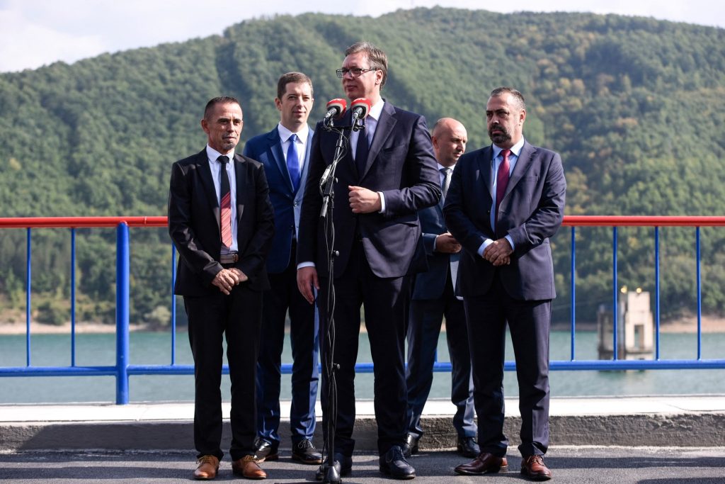 Serbia amenință că va reduce debitul de apă către Kosovo, care cere o reacție internațională