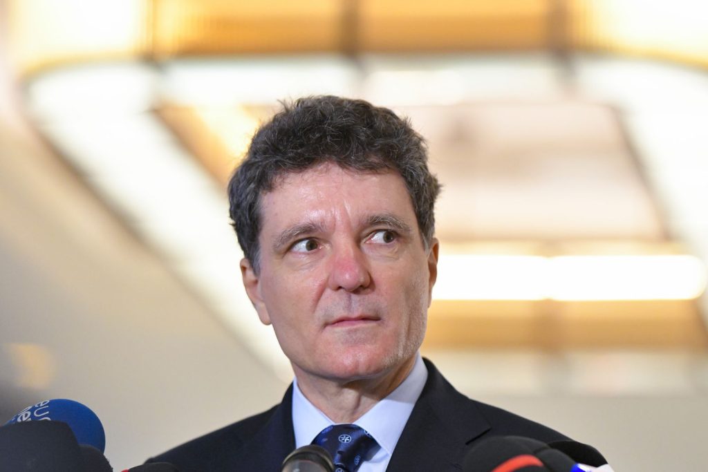 Nicușor Dan atacă la CCR noua lege ANI. Președintele contestă obligația partenerilor demnitarilor de a-și declara averile
