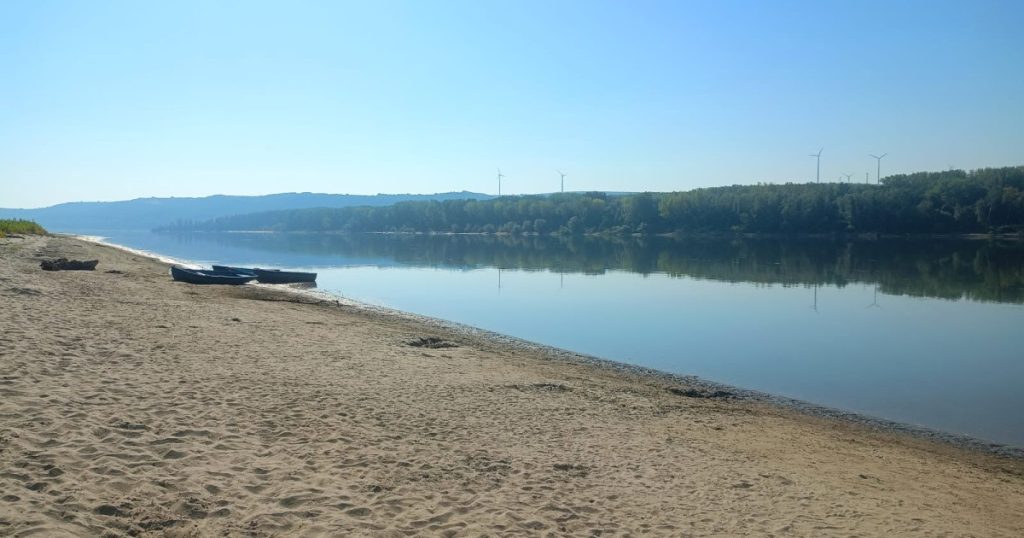 Debitul Dunării rămâne la 1.400 m³/s la intrarea în țară. Apele Române anunță când ar putea crește nivelul