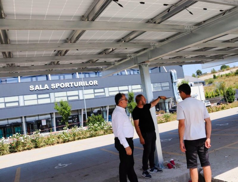 Mioveni. Panourile fotovoltaice, montate la Sala Sporturilor și la Stația de Epurare