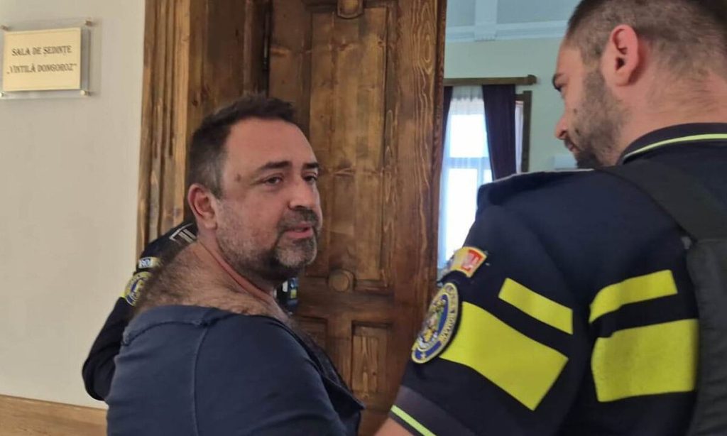 VIDEO: Procuror propus pentru arestare la Alba Iulia. Ce a declarat despre acuzațiile că a tras cu arma spre polițiști