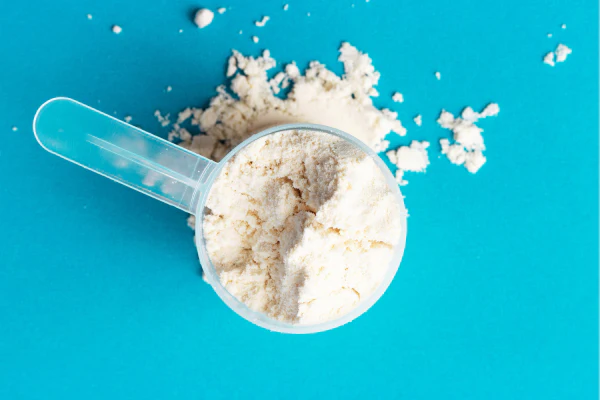 „Super-proteina” din zer pentru seniori/ Cercetătorii britanici testează o formulă care combină proteinele din lapte cu cele din cânepă
