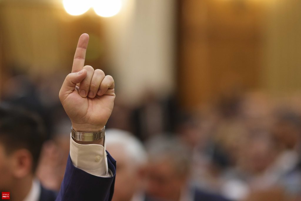 Vicepremierul Gheorghiu îi trimite pe politicienii corupți la ”lada de gunoi a istoriei”. ”Va veni ziua în care veți plăti”