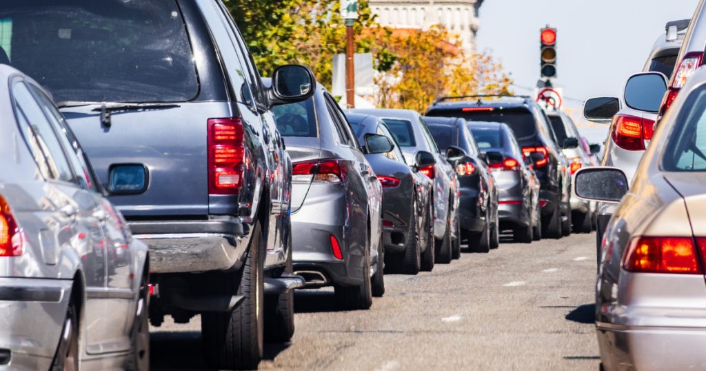 A crescut numărul accidentelor în care sunt implicate mașini fără RCA. În România 3 din 10 auto nu au asigurare. Soluțiile unui expert