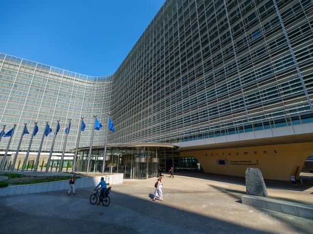 Comisia Europeană, despre alerta energetică din România și regiune: „Situația este tensionată din cauza nivelurilor scăzute ale apei, dar rămâne sigură și stabilă”