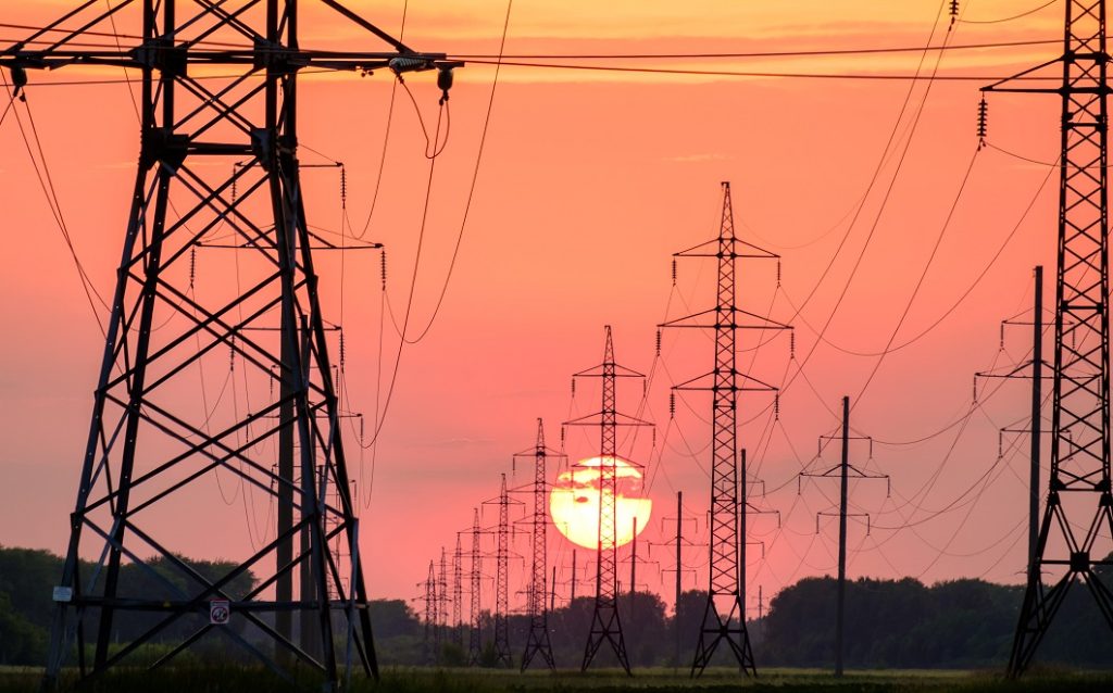 46 întreruperi programate de curent electric în perioada 12 – 21 august 2026