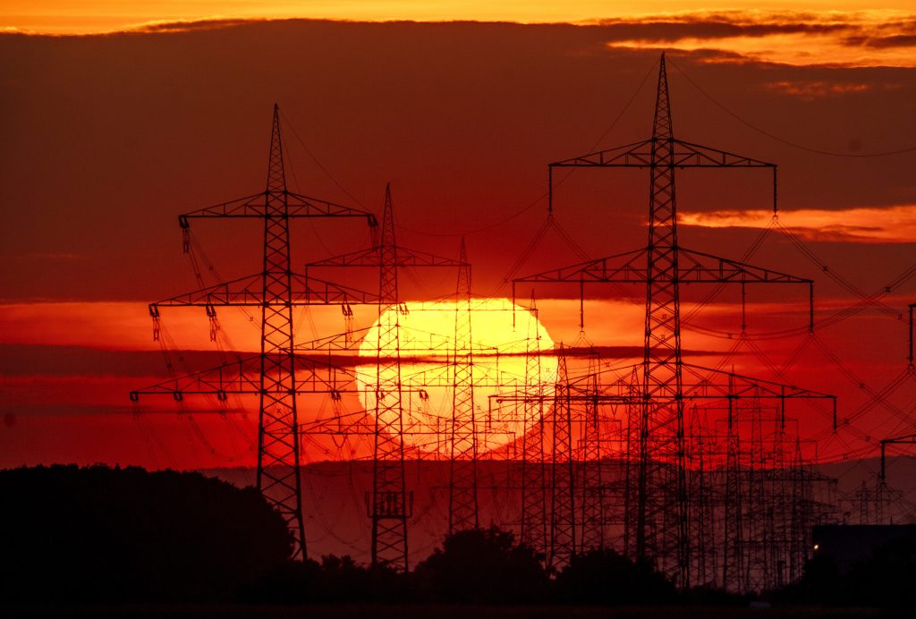 România a trecut de 8.000 MW consum de energie. Importurile au sărit de 2.000 MW în plină criză energetică