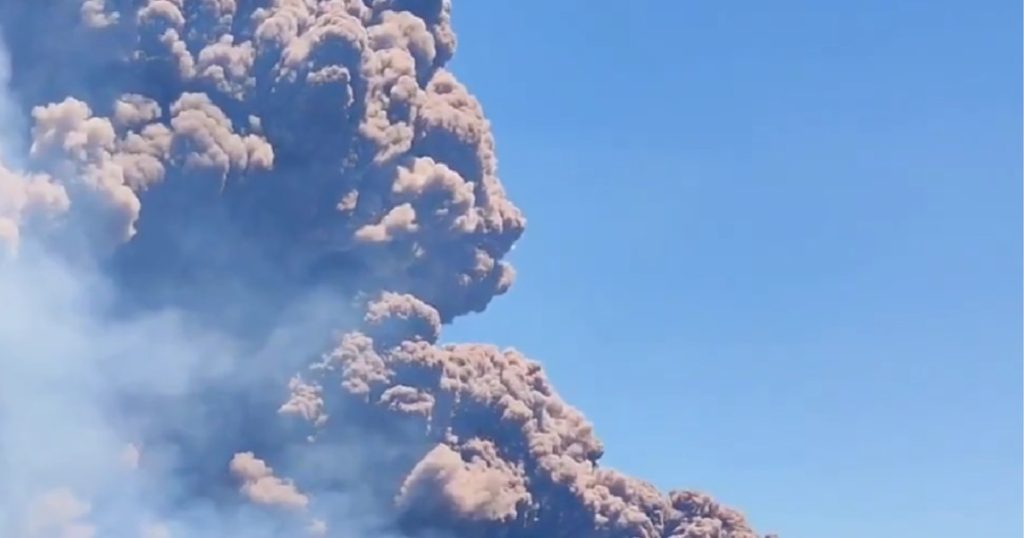 Norul de cenușă al vulcanului Etna perturbă zborurile din Malta. Mai multe curse au fost anulate