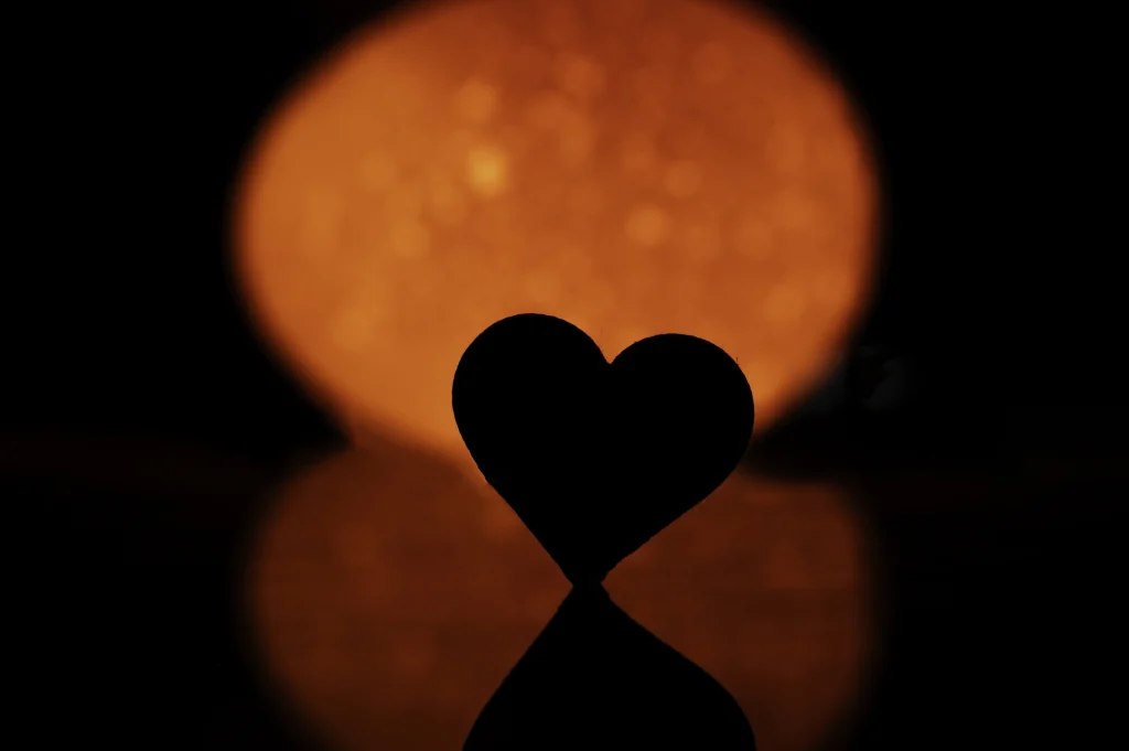 Eclipsa totală de Soare în Leu din 12 august 2026 aduce și o eclipsă totală a inimii. Ce capitol se închide, ce capitol se vindecă, ce capitol nou începe?