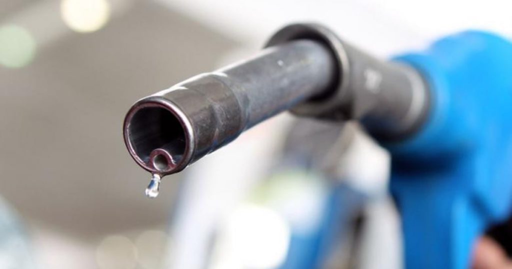 Noi scumpiri la pompă. Motorina se apropie de 11 lei pe litru, iar benzina de pragul de 10 lei