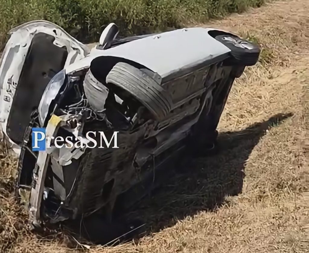 Accident la ieșire din Odoreu - a ajuns cu mașina în decor
