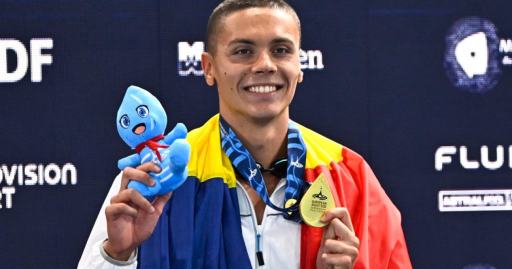 Campionul Popovici, elogiat în presa străină, după medalia de aur la 100 metri liber. Le Figaro: „Supersonic”