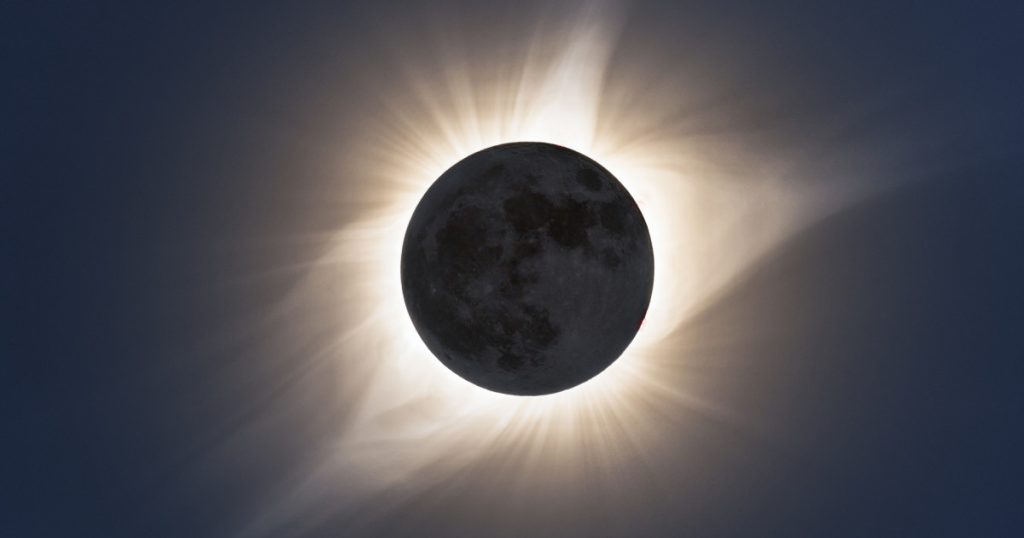 Eclipsa totală de Soare a scumpit cazarea în Europa. Prețurile au trecut de 1.000 de dolari pe noapte