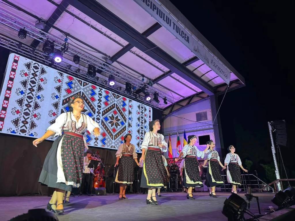Trei premii pentru Ansamblul Folcloric „Poienița” al Centrului Cultural Reduta, la Festivalul Concurs Internațional de Folclor „Peștișorul de Aur” de la Tulcea
