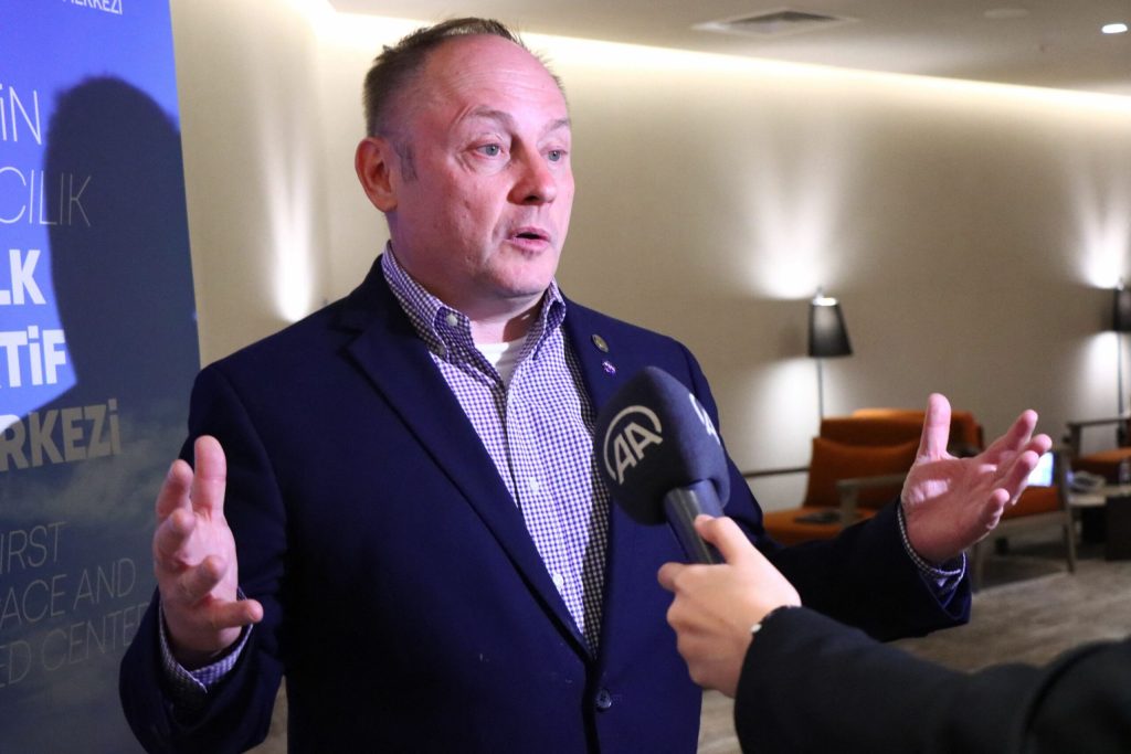 Astronautul Michael Fincke se retrage de la NASA, la câteva luni după incidentul medical misterios de pe ISS