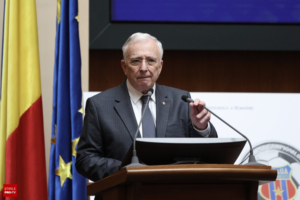 „Nu m-aţi întrebat, dar uite că vă spun eu”. Soluția lui Mugur Isărescu la criza politică