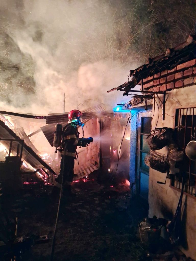 Incendiu puternic la Ciula Mică