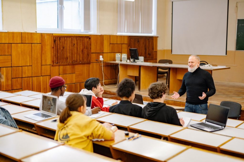 Strategia simplă care a dus la creșterea notelor studenților, cu efecte inclusiv asupra stării de sănătate