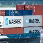 Giganţii transportului maritim avertizează: blocajele din porturi şi lipsa capacităţii rutiere pot întârzia livrările şi majora preţurile