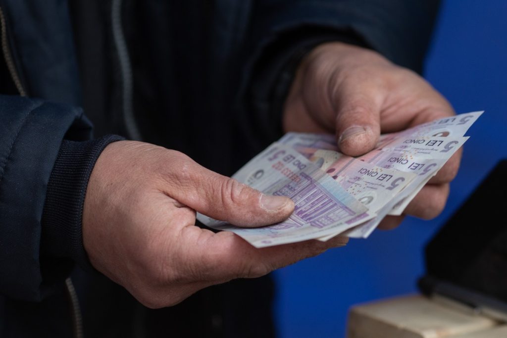 Economia se contractă / Datele INS arată o scădere de 0,8% a PIB în prima jumătate a anului 2026