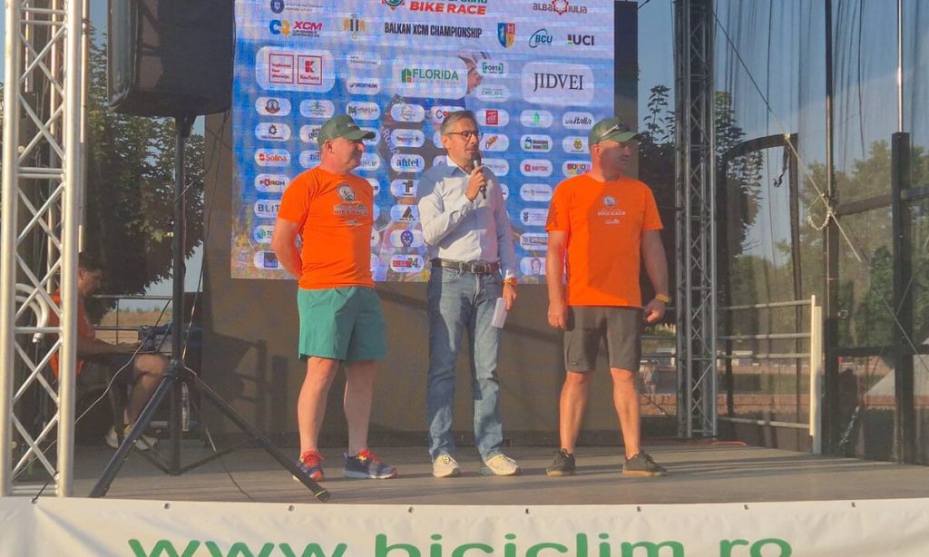 Alba Carolina Bike Race 2026: Campionatul Balcanic de Mountain Bike XCM și Cupa României au început cu prezentarea echipelor