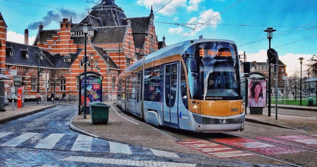 Aur în valoare de 9 milioane de euro, găsit zidit într-un perete al unei clădiri din Belgia / Descoperirea, realizată de un student care lucra la renovarea imobilului