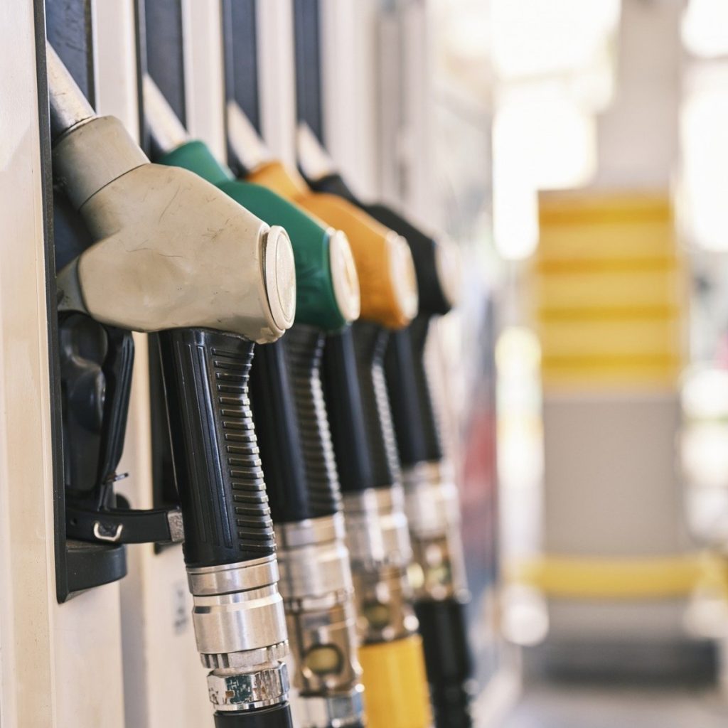 Motorina se ieftinește cu 68 de bani pe litru de la miezul nopții / Fostul ministru PSD al Energiei, Bogdan Ivan: „Efectul se vede imediat la pompă”