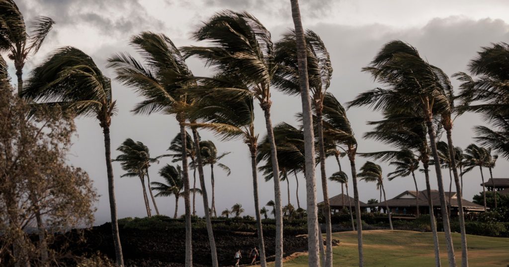 Uraganul Lala lovește Hawaii. Zeci de mii de oameni au rămas fără curent, iar aeroporturi și porturi au fost închise