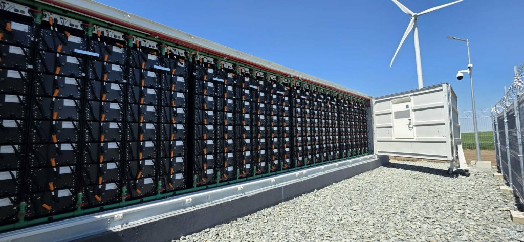Bulgaria, lider mondial la stocarea energiei solare. Are baterii de peste patru ori mai mari decât România