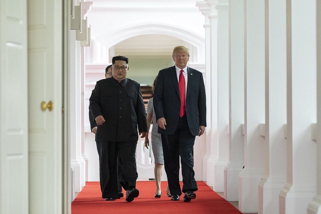 Trump anunţă o „reducere semnificativă” a exerciţiilor militare cu Coreea de Sud / „Transmit un semnal total nepotrivit şi ostil Coreei de Nord”