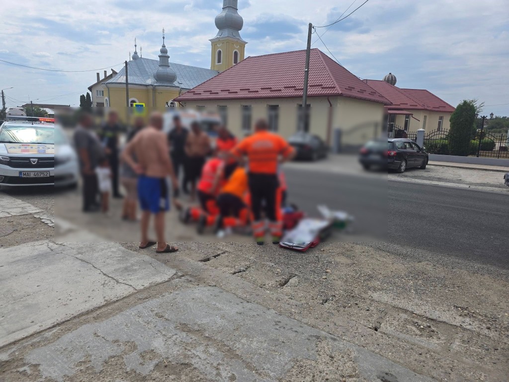 FOTO. Imagini dramatice în județul Satu Mare: persoană resuscitată pe marginea drumului