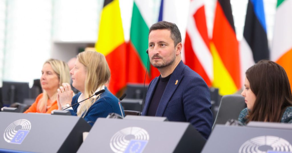 Vicepreședintele PE Nicu Ștefănuță spune că Guvernul vrea să subjuge prosumatorii: Voi sesiza Comisia Europeană