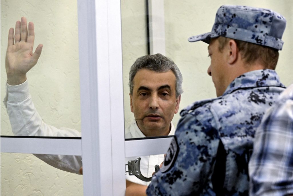 Condamnarea primită de un lider din singurul partid anti-război din Rusia, la câteva zile după ce formațiunii i-a fost interzis să intre în alegeri