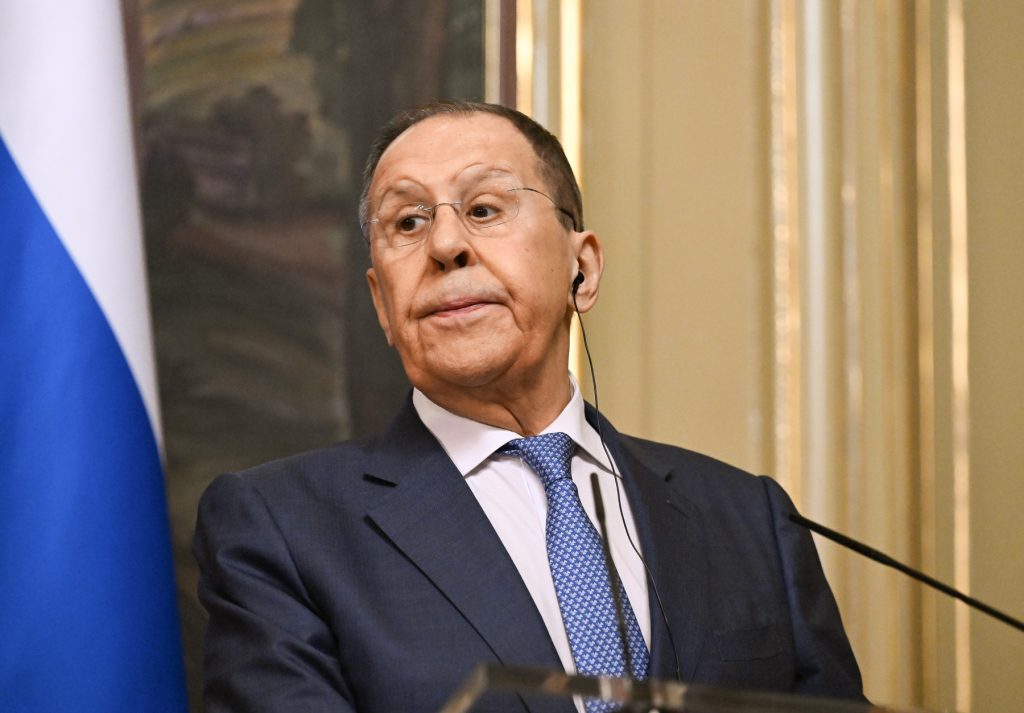 Gestul de sfidare al ambasadorului Japoniei la Moscova care l-a indignat pe Lavrov. „Au depășit cu mult limitele bunului simț”