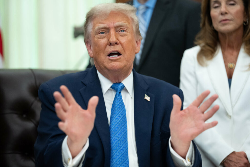 Donald Trump, pe tobogan. Indicele său de popularitate din SUA s-a prăbușit