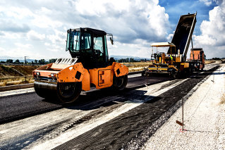 Preluarea Daroconstruct de către Strabag a ajuns pe masa Consiliului Concurenţei. Daroconstruct a raportat pentru 2025 o cifră de afaceri de 324 mil. lei şi un profit de 77 mil. lei, cu 355 de angajaţi