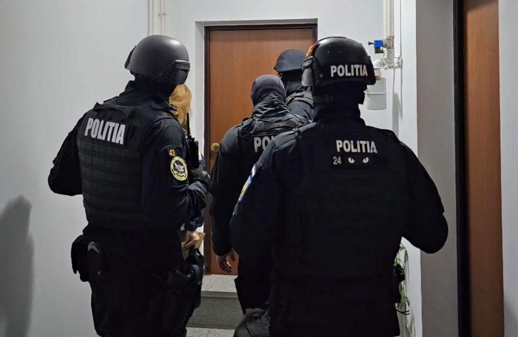 Percheziţii în Timiș, la suspecţi de furturi din locuinţe / Ar fi vizat şi un agent de poliţie
