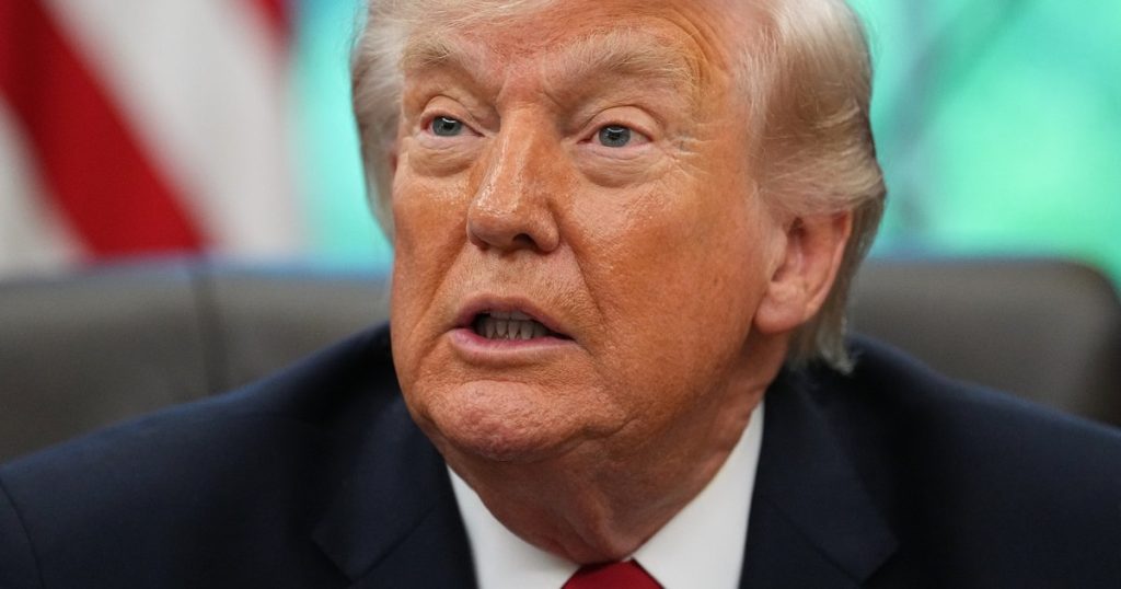 Trump și Casa Albă atacă furibund o jurnalistă CNN după ce aceasta l-a întrebat pe președinte dacă are o relație „apropiată” cu o consilieră