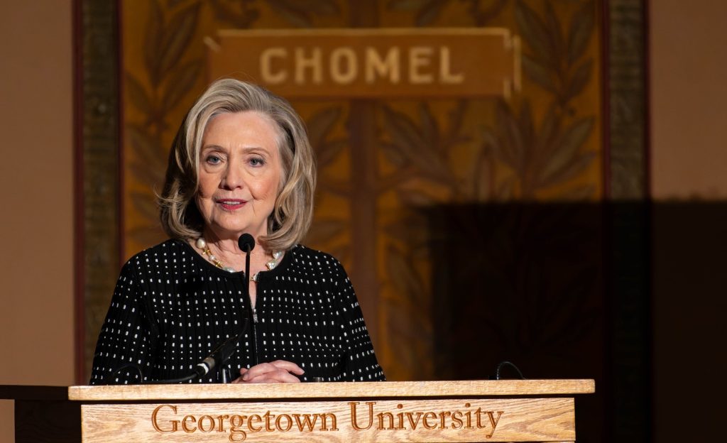 Fostul secretar de stat american Hillary Clinton: Trump este mai apropiat de Coreea de Nord şi Rusia decât de Canada şi Oman, aliaţi tradiţionali ai Washingtonului