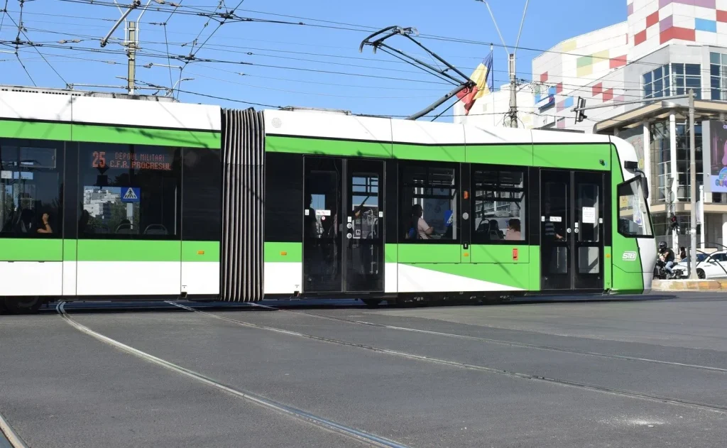 3 linii noi de tramvai în București. Ciprian Ciucu a început studiul de fezabilitate, zonele vizate