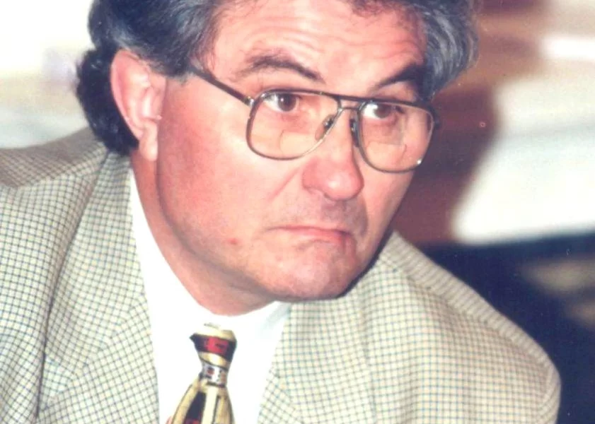 Recurs la  primitivismul combaterii „nostalgiei după Ceaușescu” – ultima formă de protest a românilor