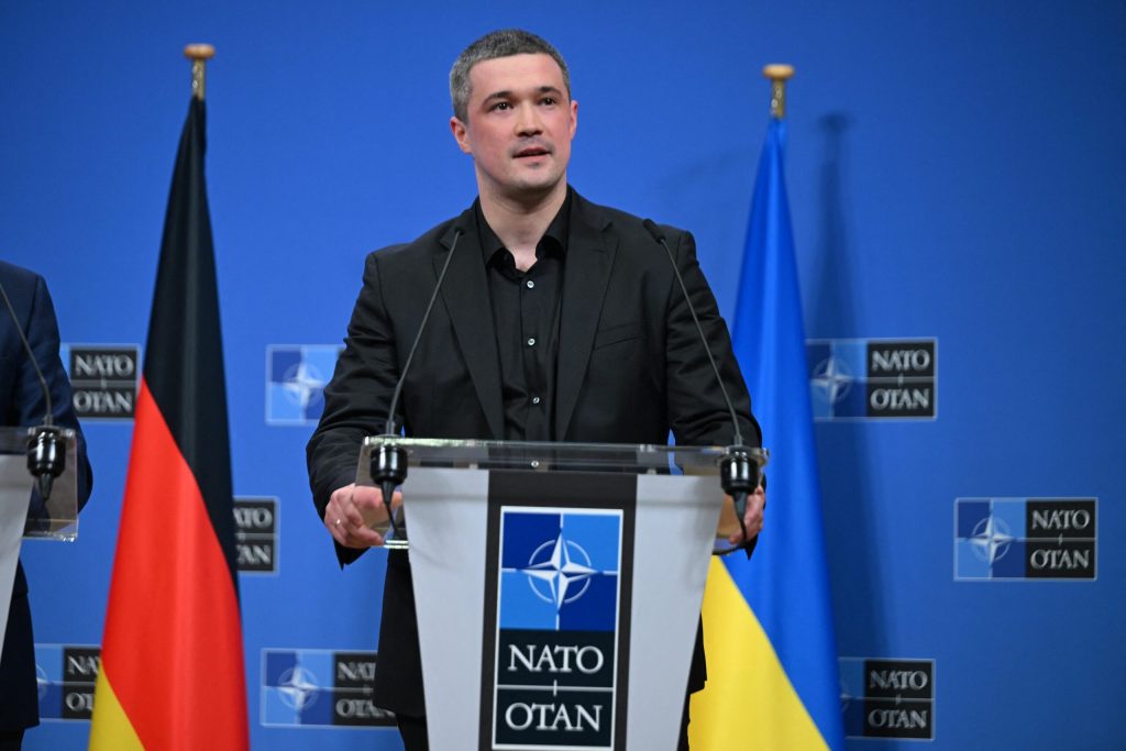 Fostul ministru ucrainean al Apărării cere alegeri în timpul războiului și acuză o „criză sistemică de guvernare”